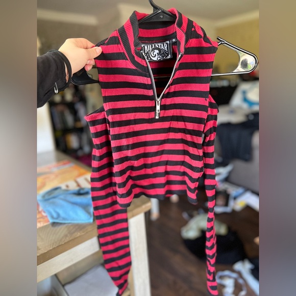 KILLSTAR long sleeve stripped crop top - Picture 2 of 6